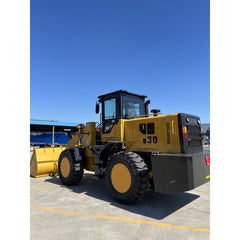 Crushing material granulator main and auxiliary machines