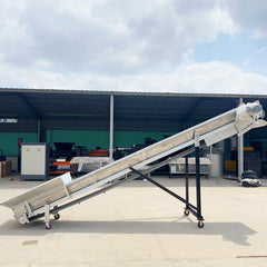 Pulverized material granulator with single screw feeder