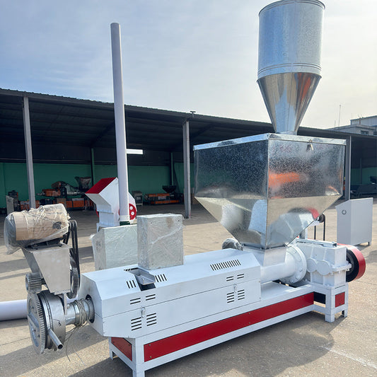 Crushing feed granulator