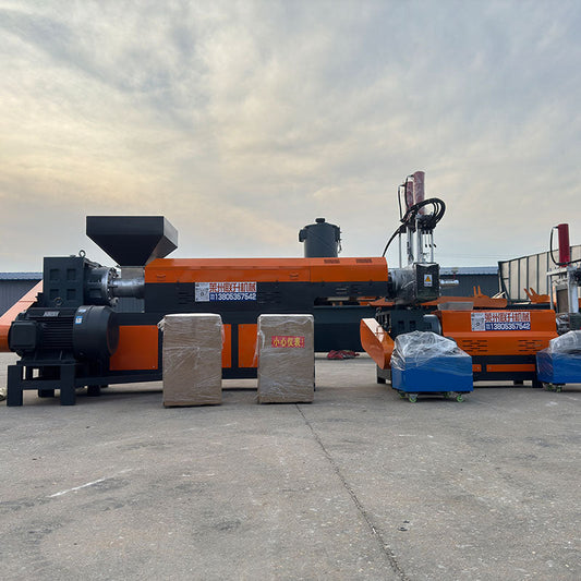 Crushing feed granulator