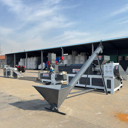Crushing feed granulator