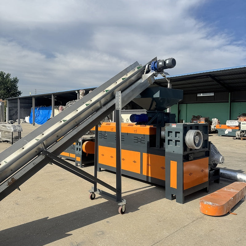 Pulverized material granulator with single screw feeder 