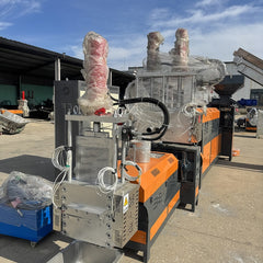 Pulverized material granulator with single screw feeder 